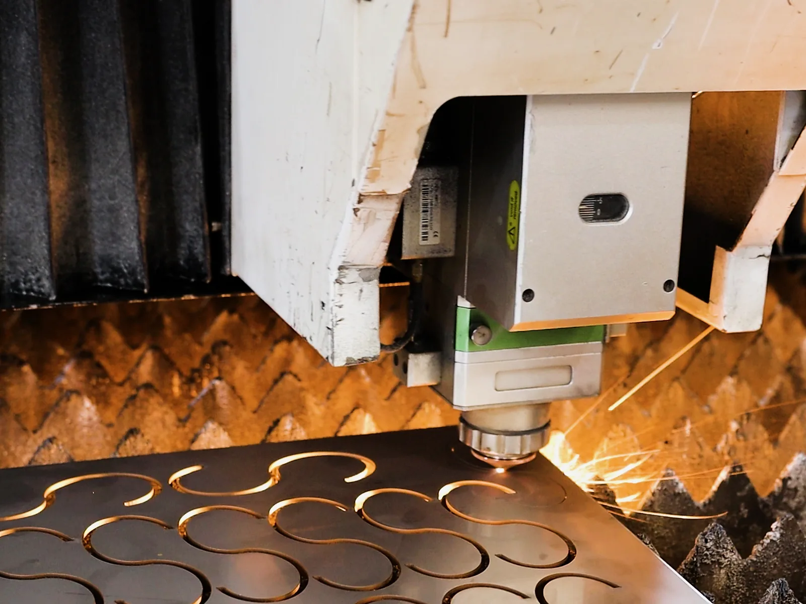 Cutting: Laser sheet cutting